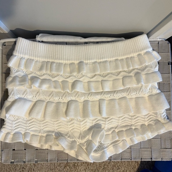 Edikted Ruffle Shorts - Picture 2 of 2